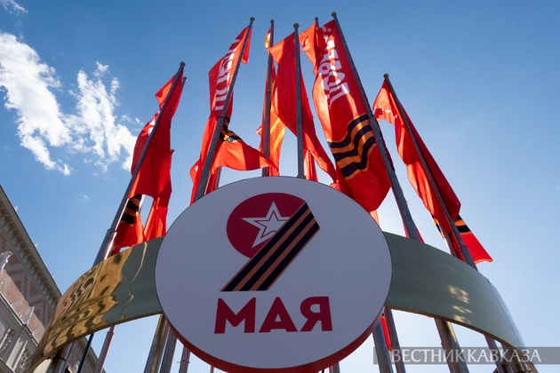 Праздничное оформление ко Дню Победы на Триумфальной площади 