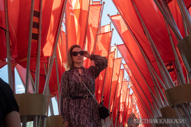 Праздничное оформление ко Дню Победы на Манежной площади