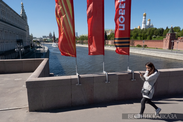 Праздничное оформление ко Дню Победы на Большом Москворецком мосту