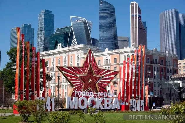 Праздничное оформление ко Дню Победы на площади Дорогомиловской заставы