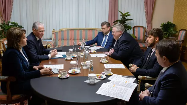 Оверчук и глава Минэкологии Азербайджана встретились в Москве
