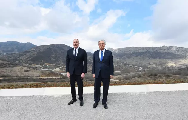 Ильхам Алиев поздравил президента Казахстана с 71-летием