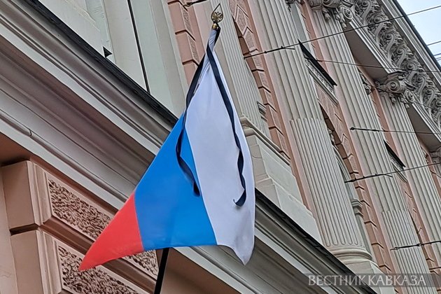 Траурная лента на флаге