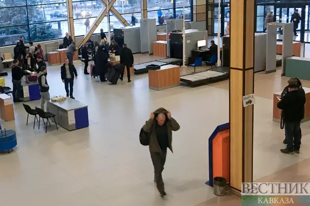 Аэропорт Бишкека снова эвакуировали из-за сообщения о минировании