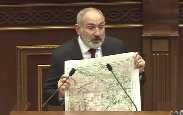 Пашинян показал карту для делимитации границы Армении и Азербайджана