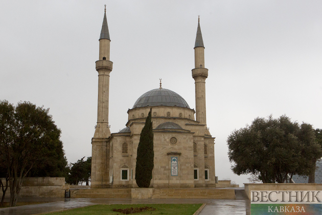 Посольство Азербайджана в России следит за расследованием обстрела мечети в Хасавюрте