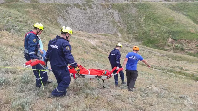 Девушка сорвалась с 50-метровой скалы в Крыму