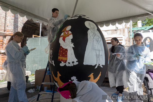 Подготовка к Пасхальному фестивалю в Высоко-Петровском монастыре