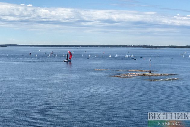 В Сочи продолжаются поиски пропавшей в море туристки