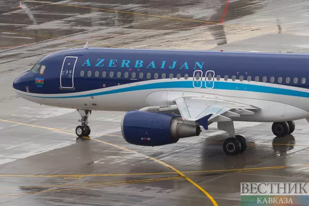Самолет AZAL вернулся в Баку из-за сломанного кондиционера
