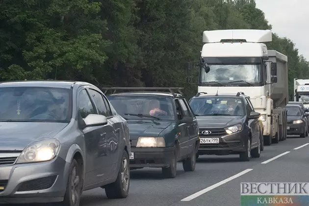 Досматривать автомобили будут быстрее на Крымском мосту
