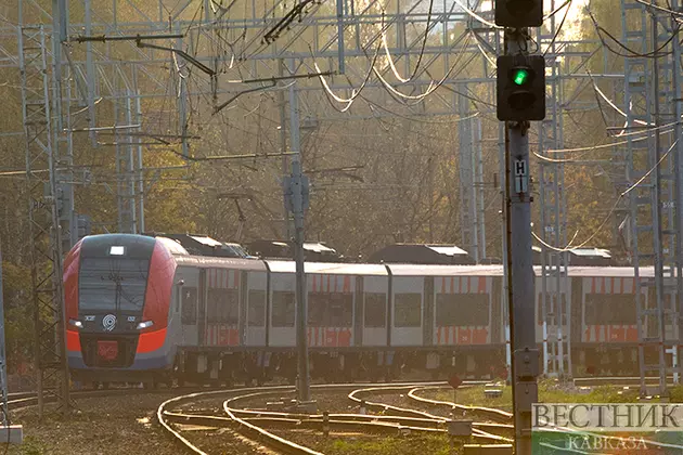 Поезд сошел с рельсов под Волгоградом - пострадали более 100 человек
