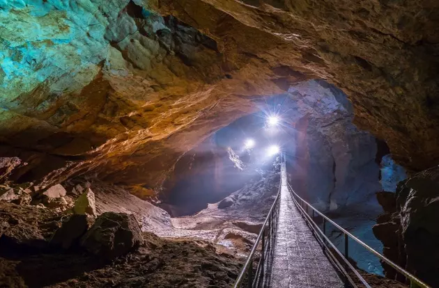 Новоафонская пещера в Абхазии получит новую железную дорогу