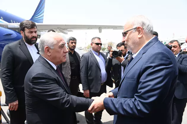 Премьер Азербайджана прибыл в Иран