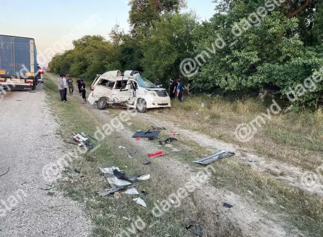 Автокатастрофа с фурой на трассе "Кавказ" привела к смерти водителя