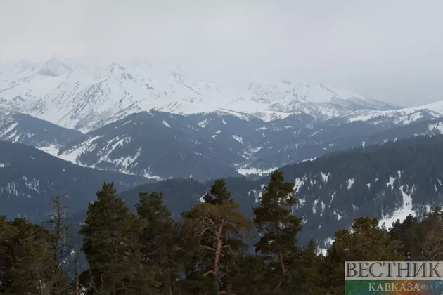 Кабардино-балкарские спасатели эвакуировали с Безенги кубанского альпиниста