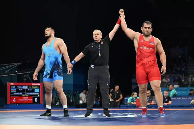 Азербайджанский борец вышел в полуфинал Олимпиады в Париже