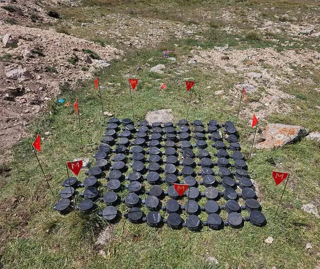 Более ста противопехотных мин найдены в Лачинском районе