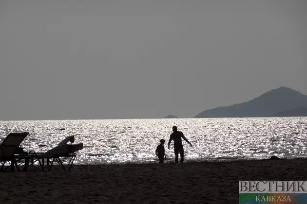 Люди на пляже