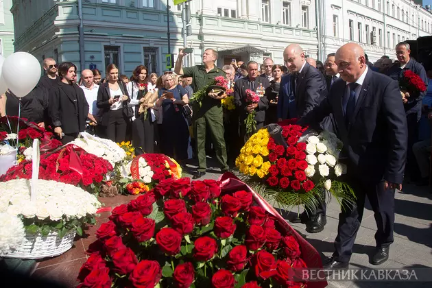 Теракт в Беслане: память жертв почтили в Москве