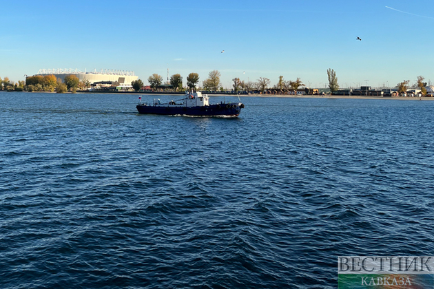 На Дону снимают с мели шедший в Турцию сухогруз