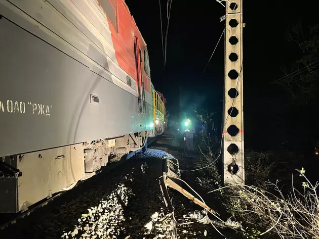 Поезд врезался в столб на Кубани