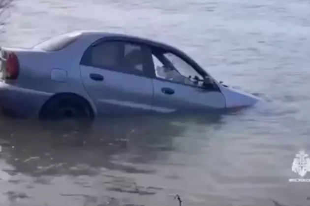 Автомобиль рухнул в водохранилище в окрестностях Севастополя
