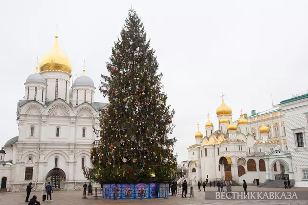 Новогодняя елка на Соборной площади Кремля