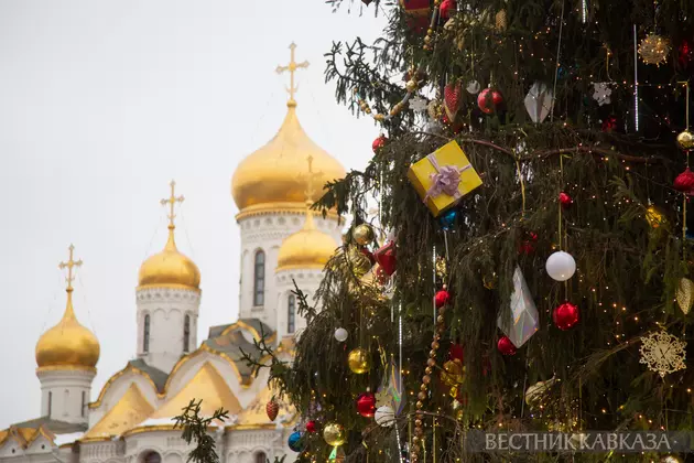 Новогодняя елка на Соборной площади Кремля