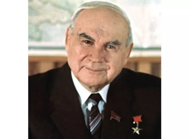 В Баку увековечили память Николая Байбакова