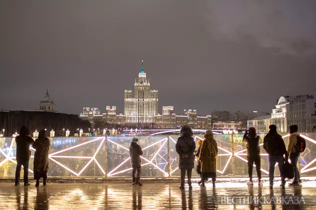 Вид с Парящего моста в Зарядье