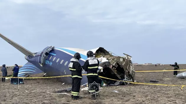 Черные ящики разбившегося Embraer 190 изучают специалисты компании