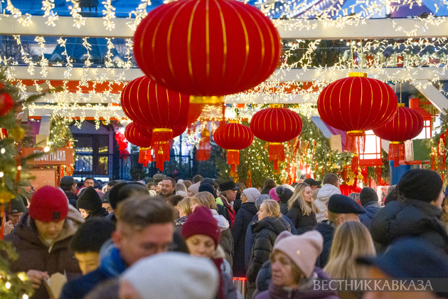 Фестивальная площадка на площади Революции