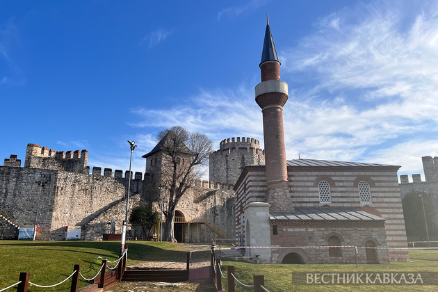 Отреставрированная крепость Едикуле в Стамбуле