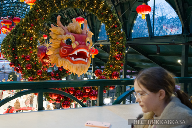 Площадка фестиваля “Китайский Новый год в Москве“ на Болотной площади