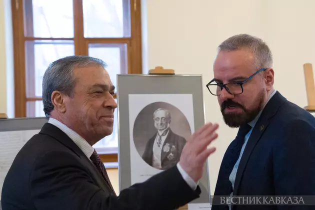 День дипломатического работника и Международный день книгодарения в “Иностранке“