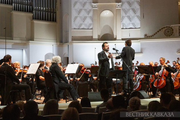 Юбилейный концерт Полада Бюльбюль оглы в Концертном зале имени Чайковского