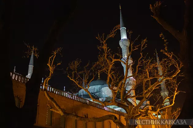 Голубая мечеть ночью