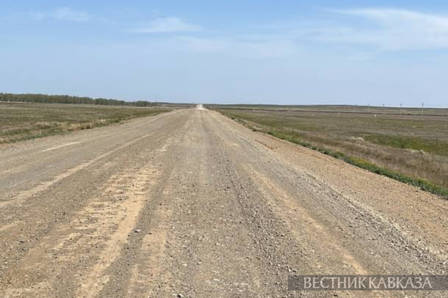 Автодорога в степи