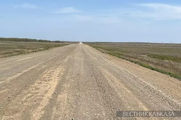 Автодорога в степи