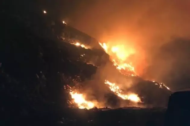 В Новороссийске пылает мусорный полигон