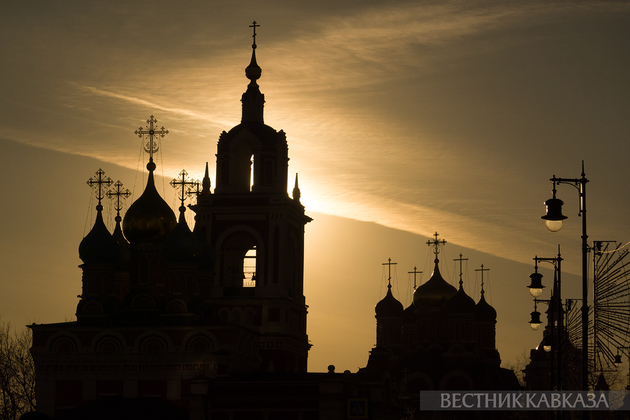 Закат на улице Варварка в Москве