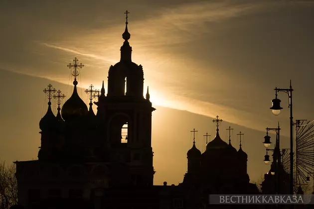 Закат на улице Варварка в Москве
