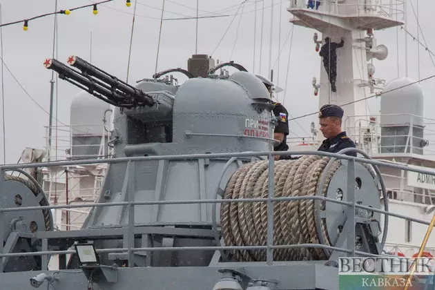 Корабли Каспийской флотилии потренировались в артиллерийской стрельбе