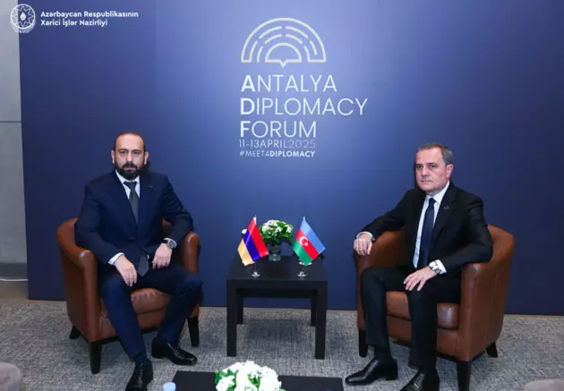 Главы МИД Азербайджана и Армении провели встречу в Анталье