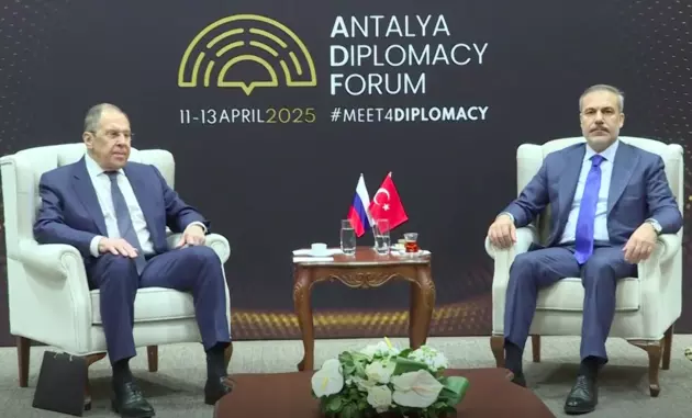 Лавров и Фидан провели встречу в Турции