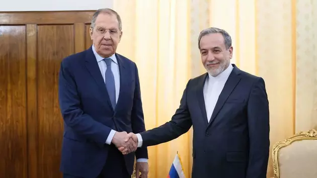 Глава МИД Ирана Аракчи обсудил с Сергеем Лавровым ход переговоров с США