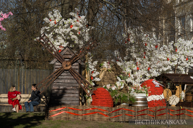 Украшения к Пасхе в Высокопетровском монастыре