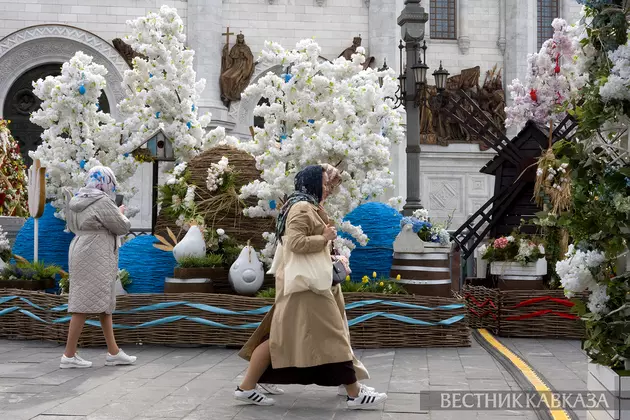 Украшения к Пасхе у Храма Христа Спасителя