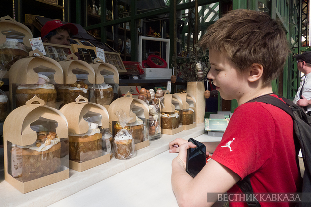 Ярмарка на площадке фестиваля “Пасхальный дар“